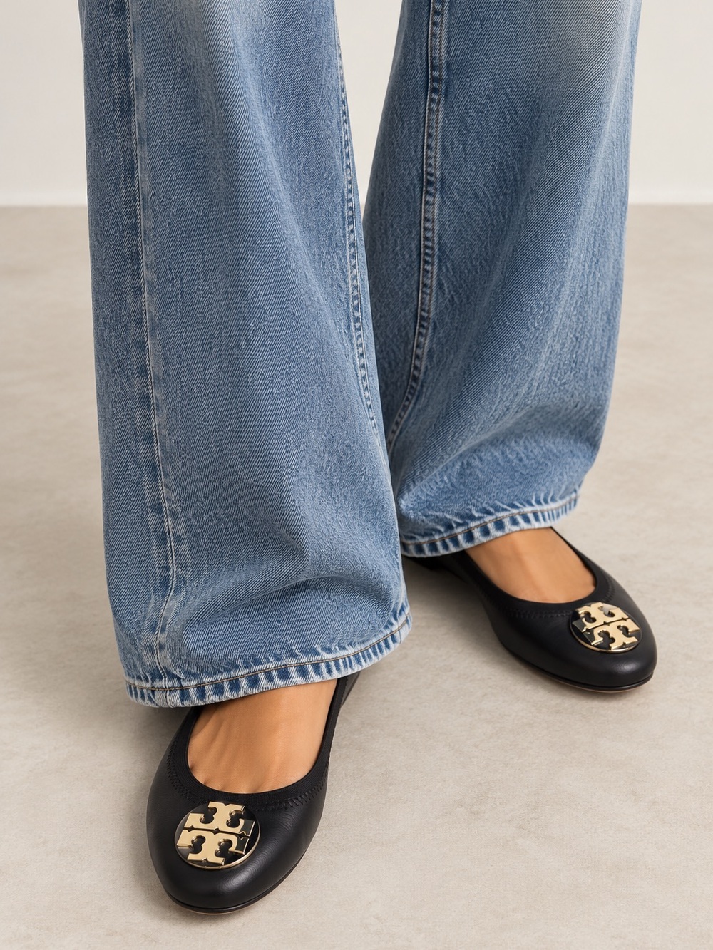 Tory Burch Claire Elastic Ballet Flats Black Leather Gold Logo Womens Size 7.5